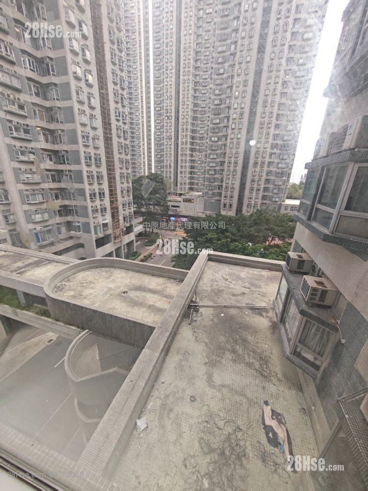 海滨花园 售盘 3 房 , 2 浴室 700 平方尺