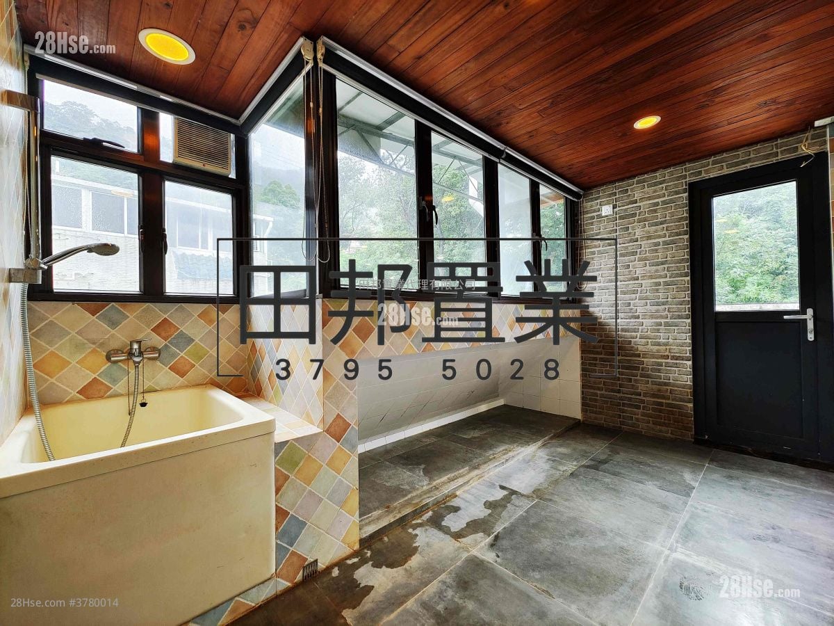 Village Sell 2 Bedrooms , 1 Bathroom 700 ft²