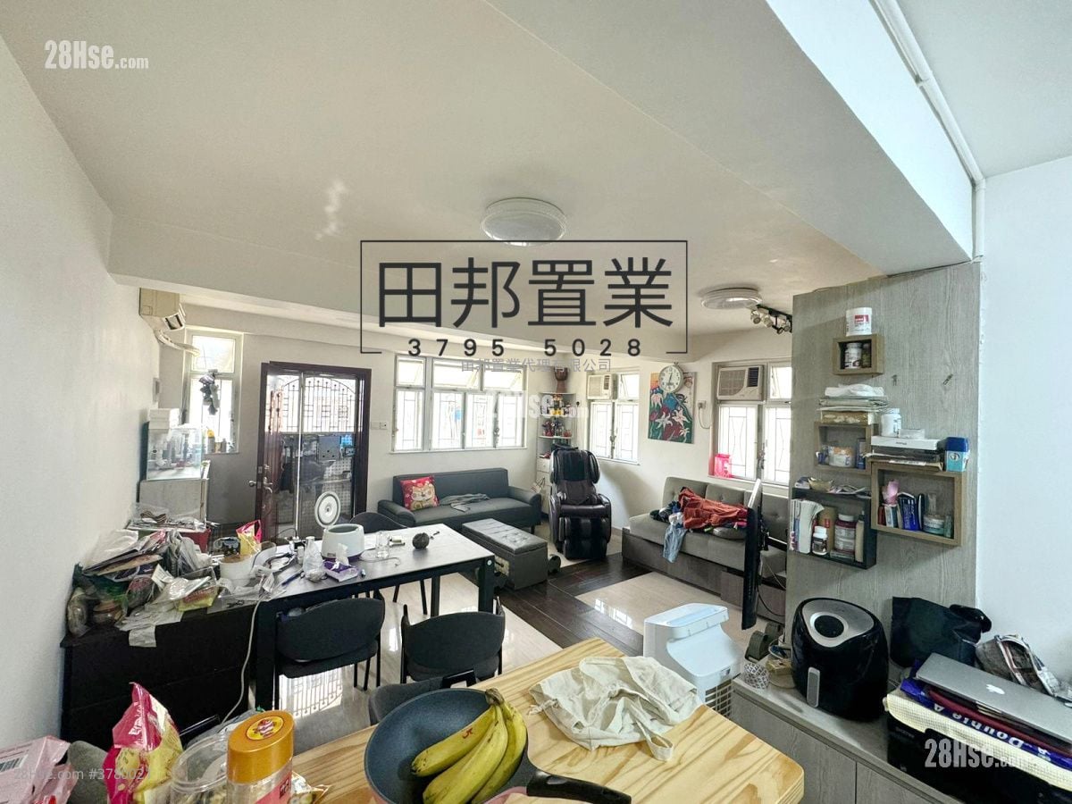 村屋 售盘 3 房 , 2 浴室 700 平方尺