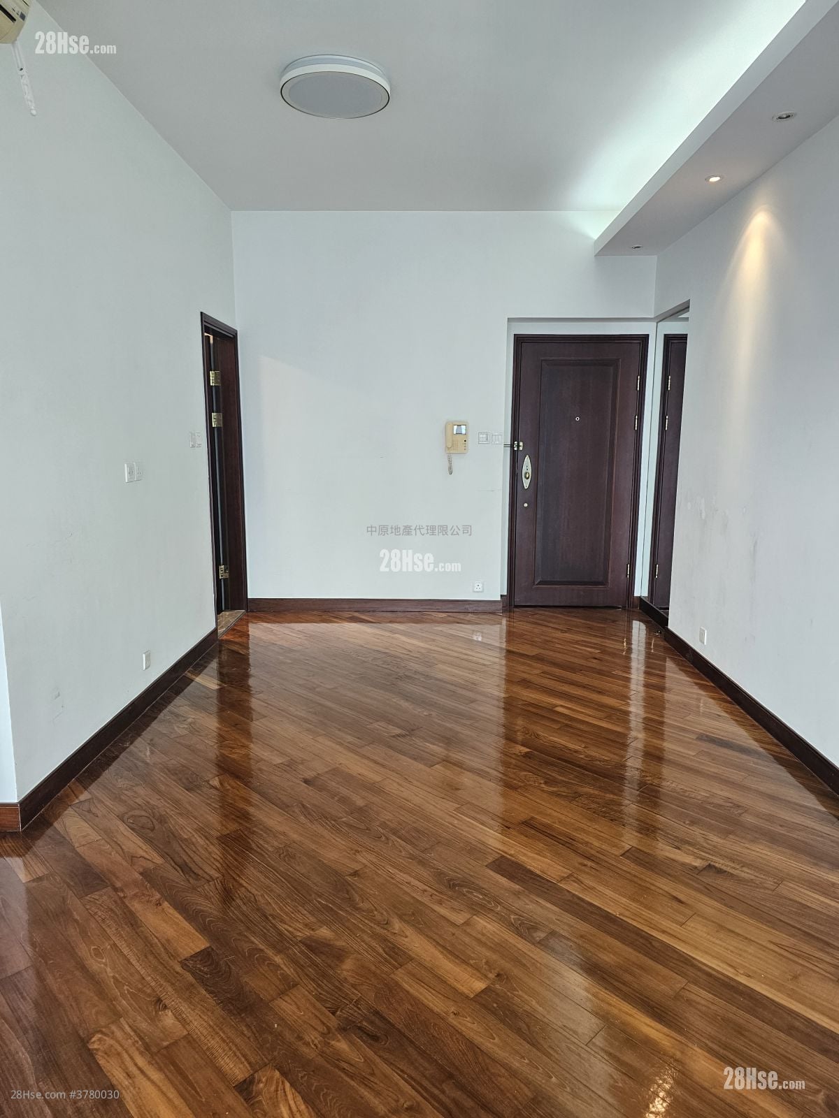 The Palazzo Rental 3 Bedrooms , 2 Bathrooms 689 ft²