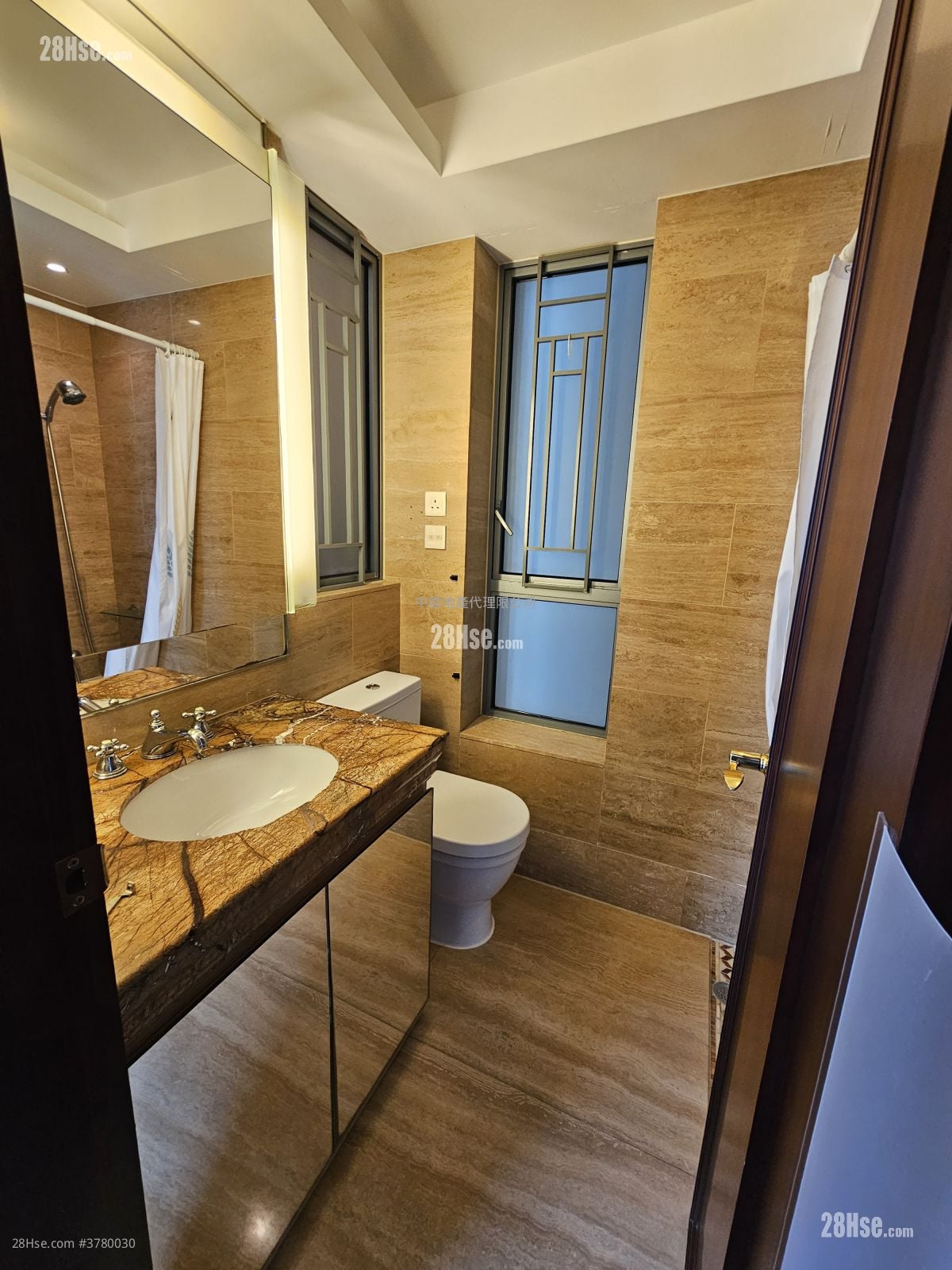 The Palazzo Rental 3 Bedrooms , 2 Bathrooms 689 ft²