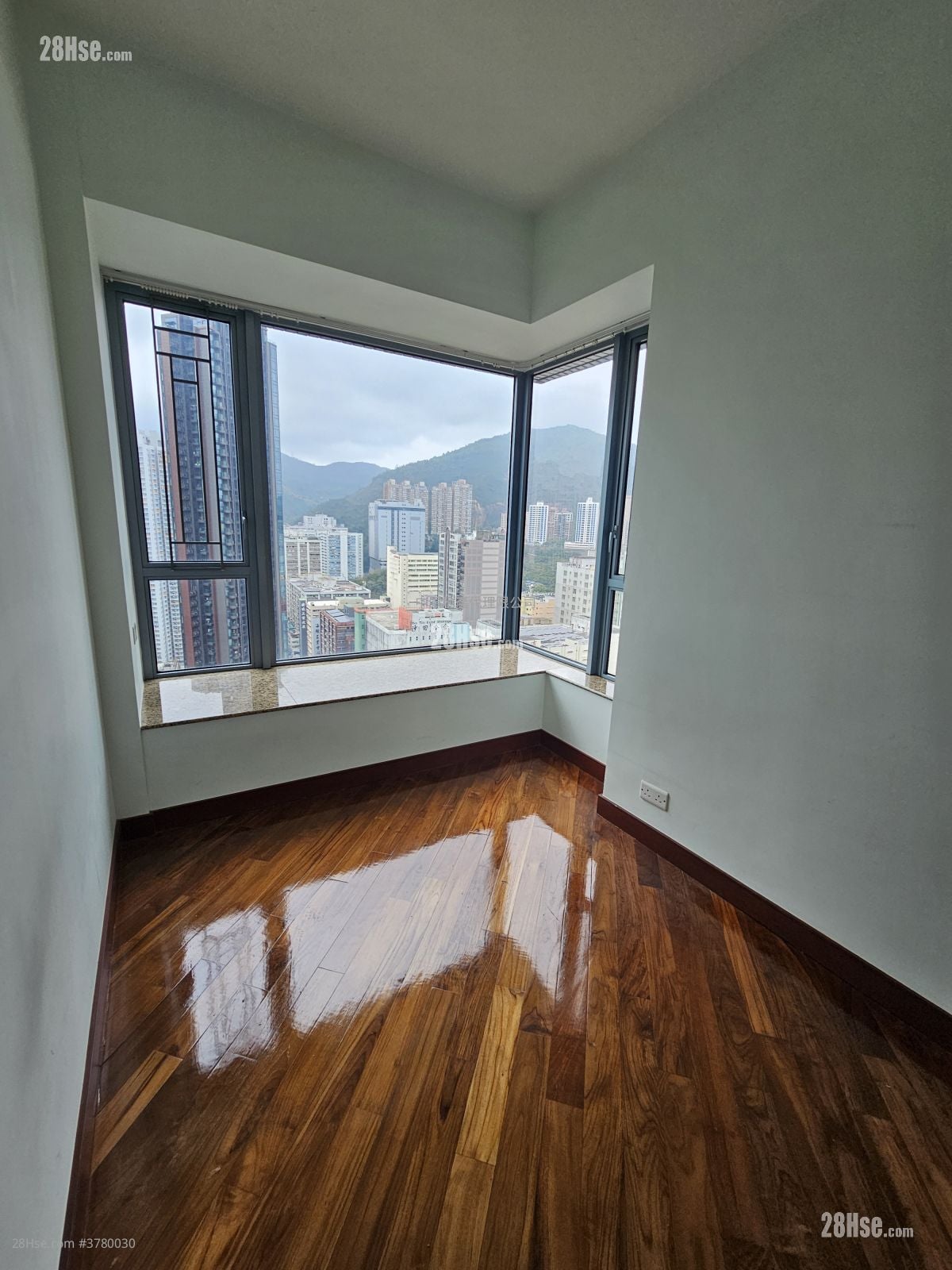 The Palazzo Rental 3 Bedrooms , 2 Bathrooms 689 ft²