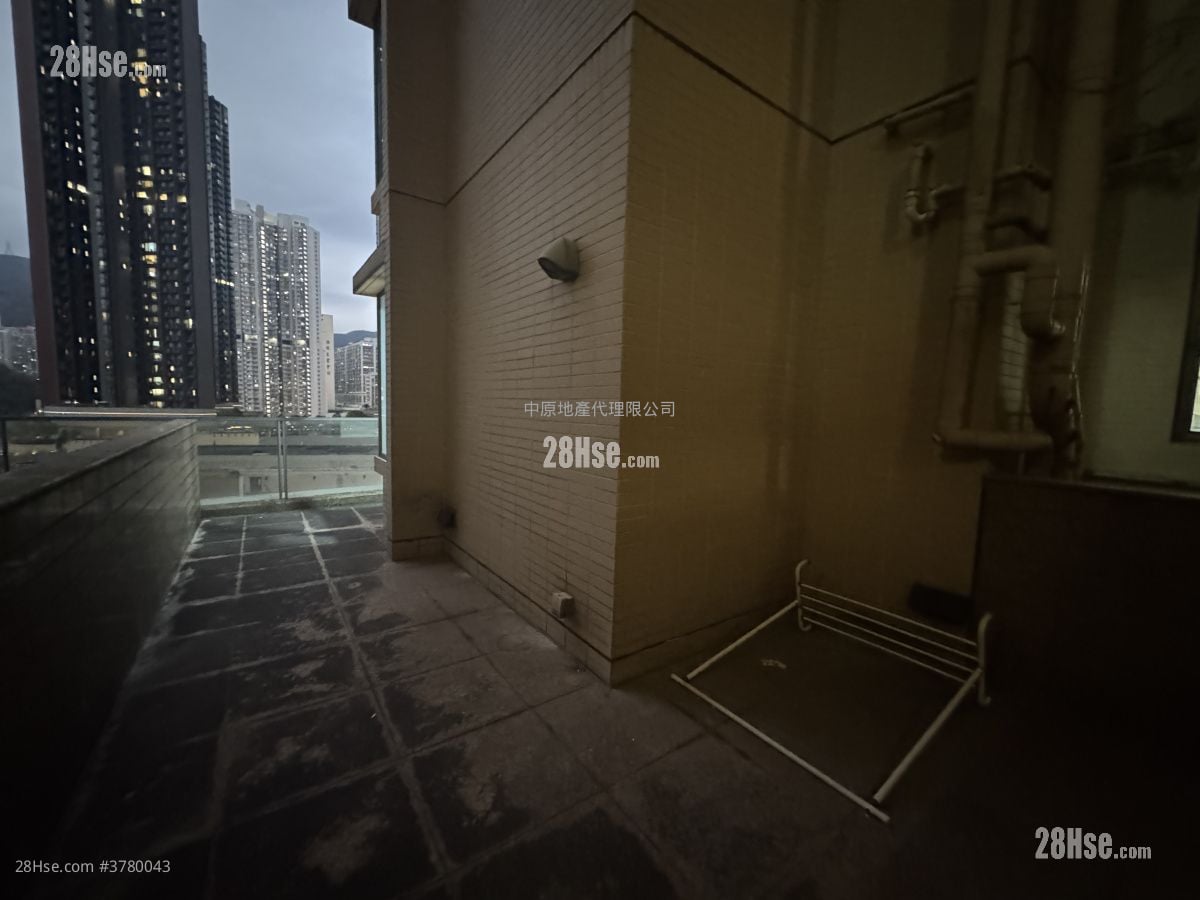 The Palazzo Sell 3 Bedrooms 696 ft²