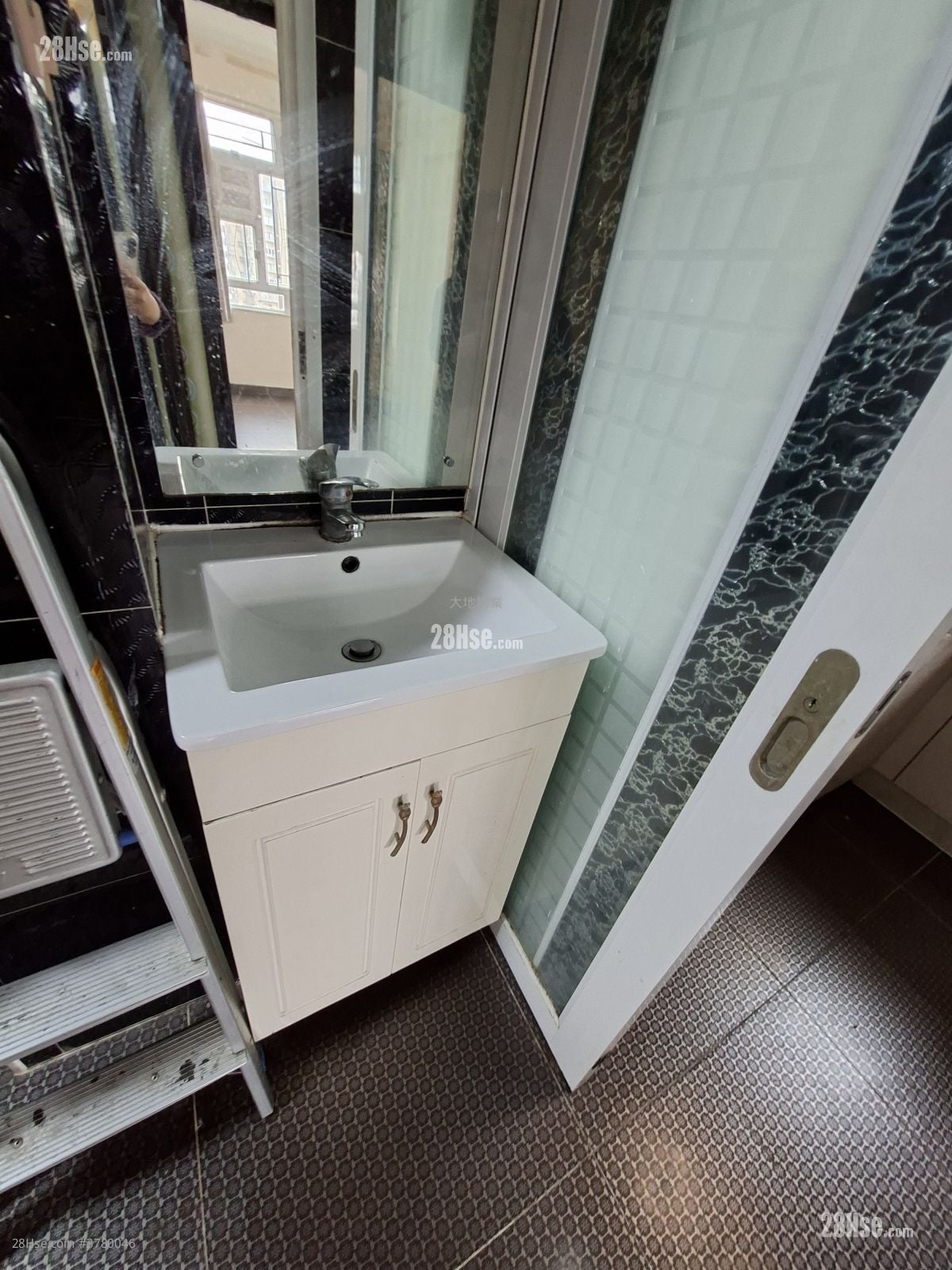 大兴大厦 售盘 2 房 , 1 浴室 380 平方尺