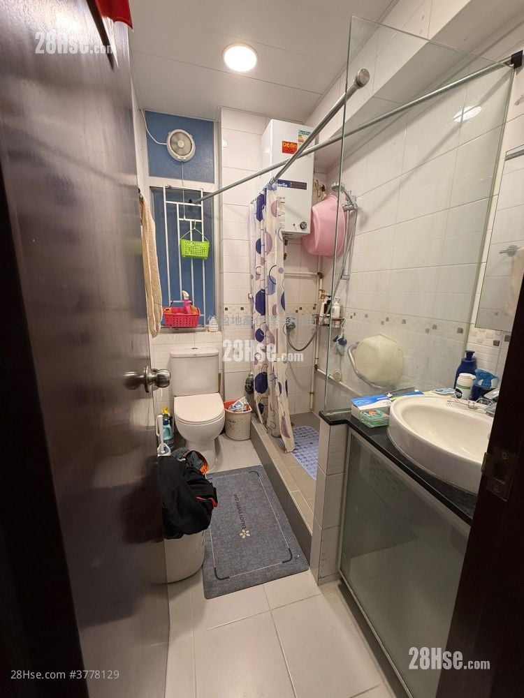 Carson Mansion Sell 4 Bedrooms , 2 Bathrooms 833 ft²