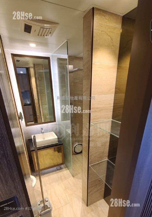 The Met. Acappella Sell 2 Bedrooms , 1 Bathroom 389 ft²