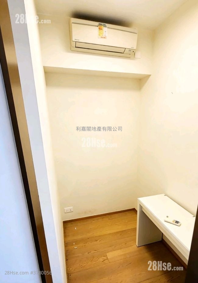 The Met. Acappella Sell 2 Bedrooms , 1 Bathroom 389 ft²