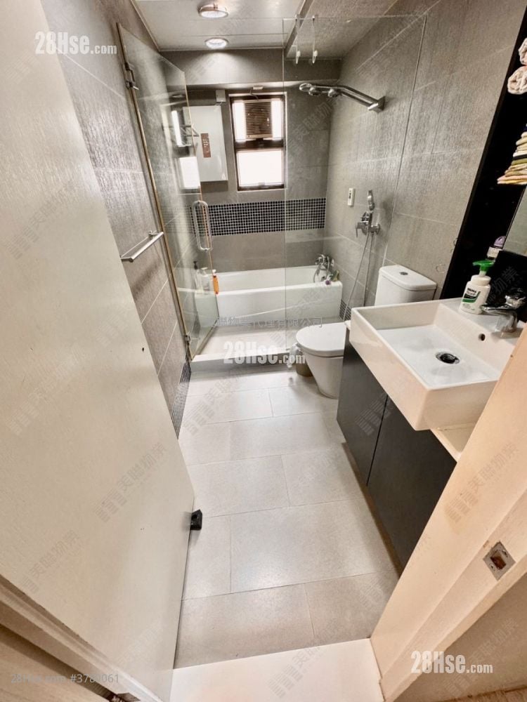 Beverly Villas Sell 2 Bedrooms , 3 Bathrooms 1,609 ft²