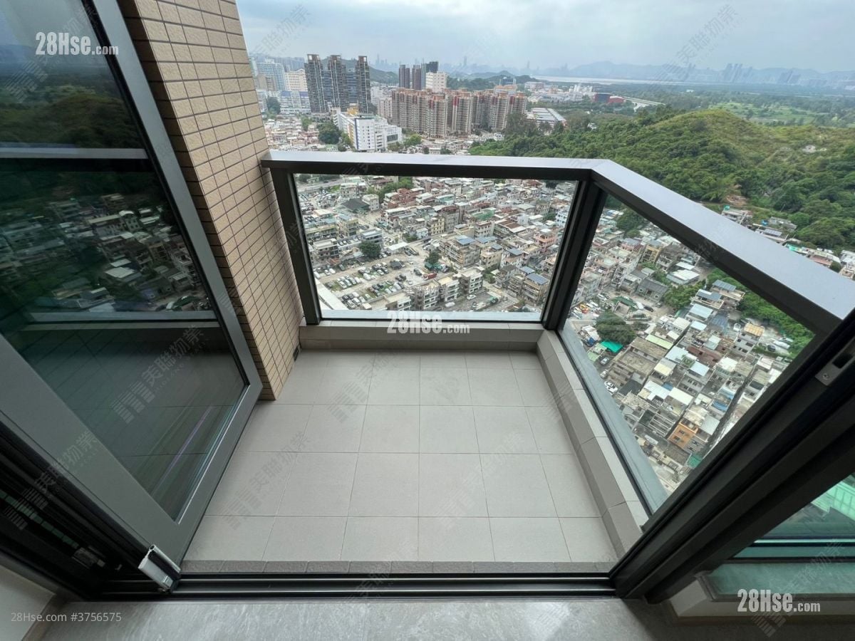 The Yoho Hub Sell 4 Bedrooms , 1 Bathroom 935 ft²