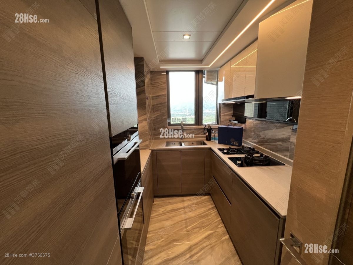 The Yoho Hub Sell 4 Bedrooms , 1 Bathroom 935 ft²