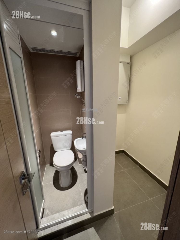 The Yoho Hub Sell 4 Bedrooms , 1 Bathroom 935 ft²