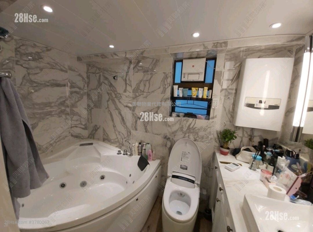 碧华花园 售盘 3 房 , 2 浴室 1,211 平方尺