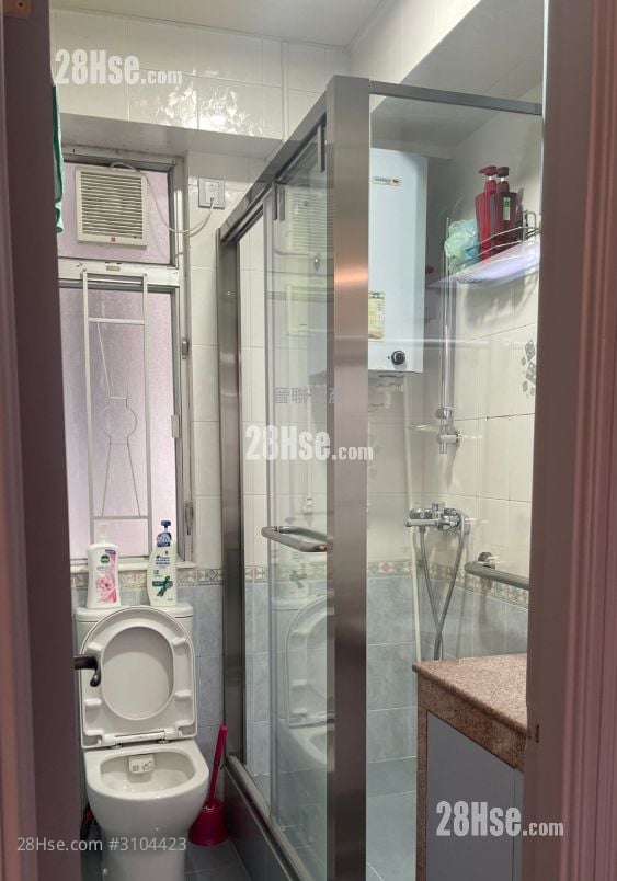 Tai Po Centre Sell 2 Bedrooms , 1 Bathroom 453 ft²