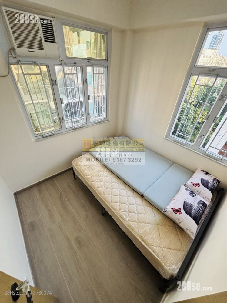 Wai Pont House Sell 2 Bedrooms , 1 Bathroom 292 ft²