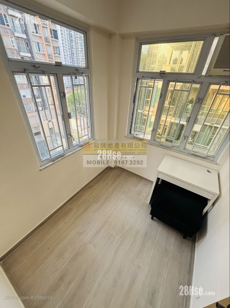 Wai Pont House Sell 2 Bedrooms , 1 Bathroom 292 ft²