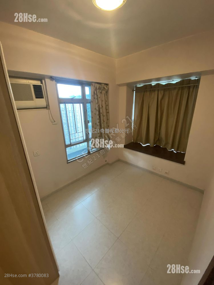 Flora Plaza Rental 2 Bedrooms , 1 Bathroom 526 ft²