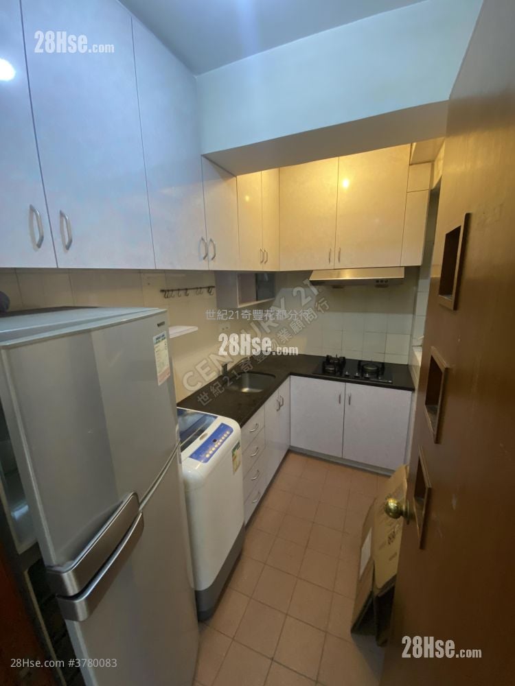 Flora Plaza Rental 2 Bedrooms , 1 Bathroom 526 ft²