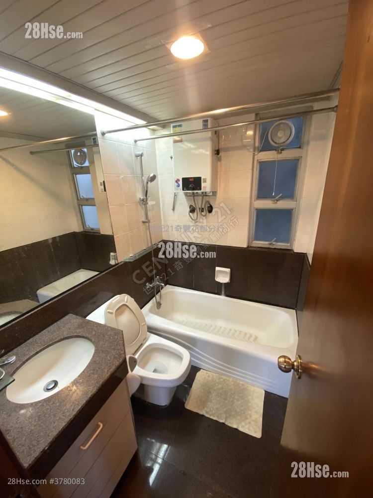 Flora Plaza Rental 2 Bedrooms , 1 Bathroom 526 ft²