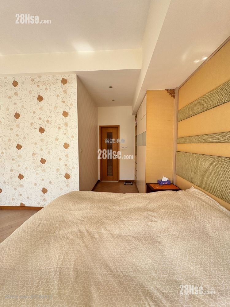 星堤 售盘 4 房 , 3 浴室 1,879 平方尺