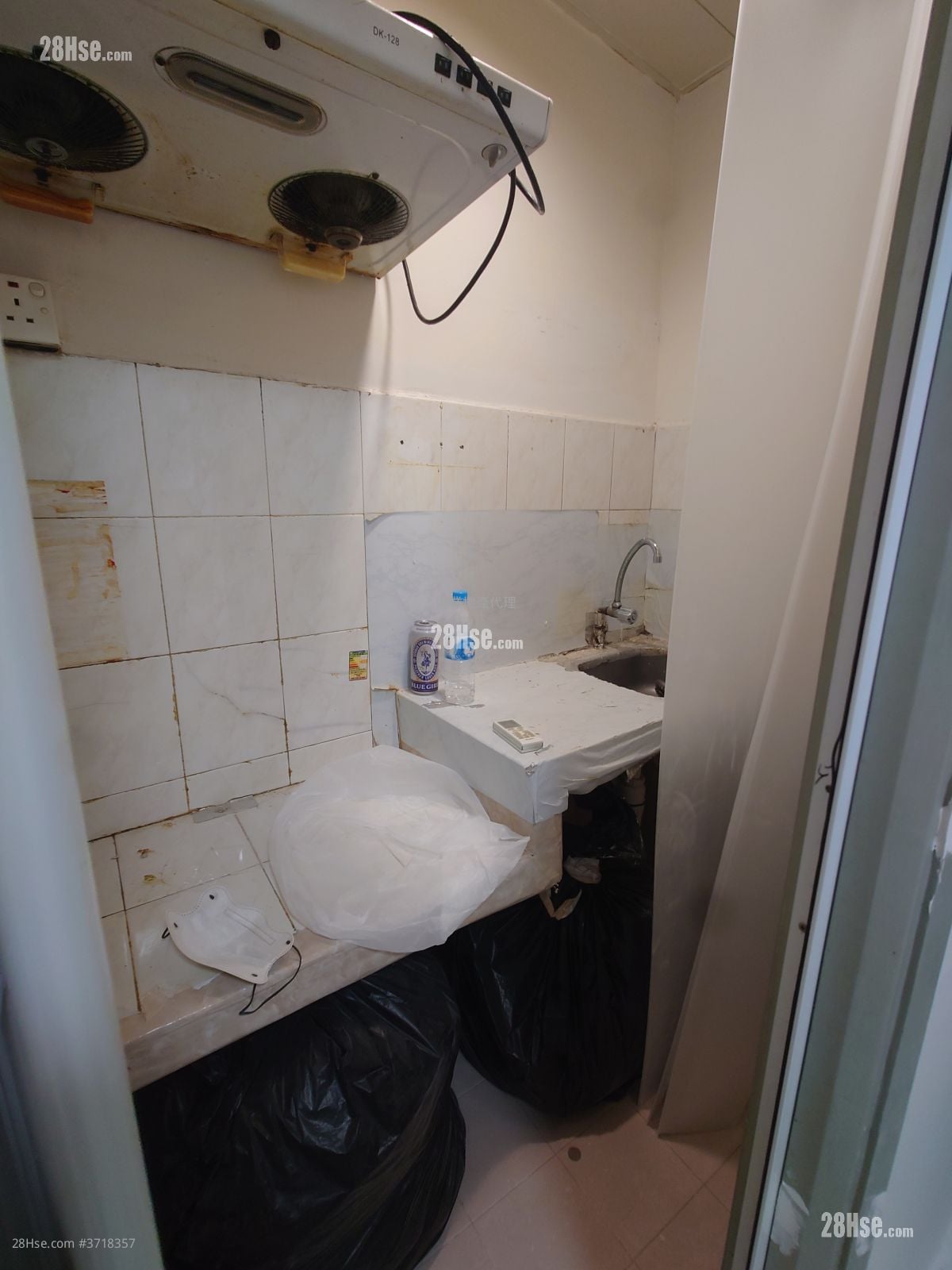 正街 租盘 1 房 , 1 浴室 200 平方尺