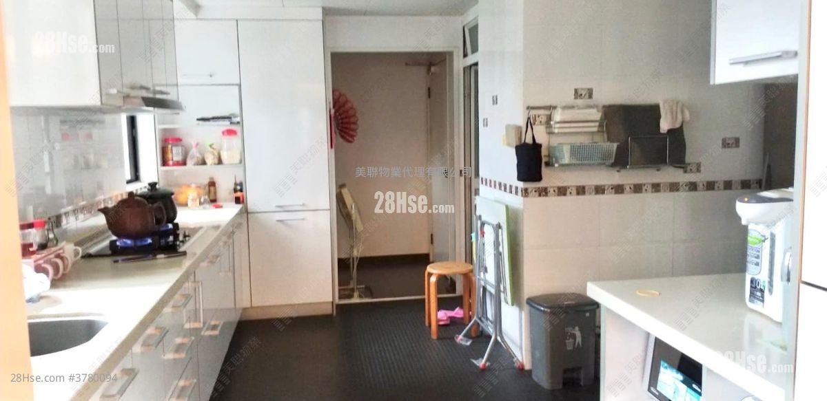 The Regalia Sell 3 Bedrooms , 3 Bathrooms 859 ft²