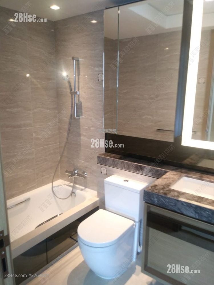 峻峦 售盘 3 房 , 2 浴室 716 平方尺