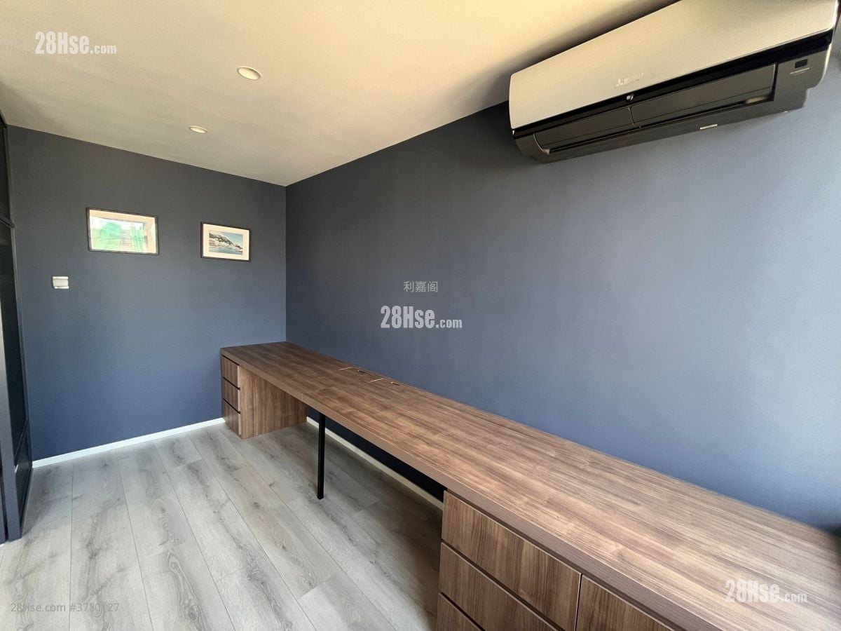 Wylie Court Sell 3 Bedrooms , 2 Bathrooms 1,383 ft²