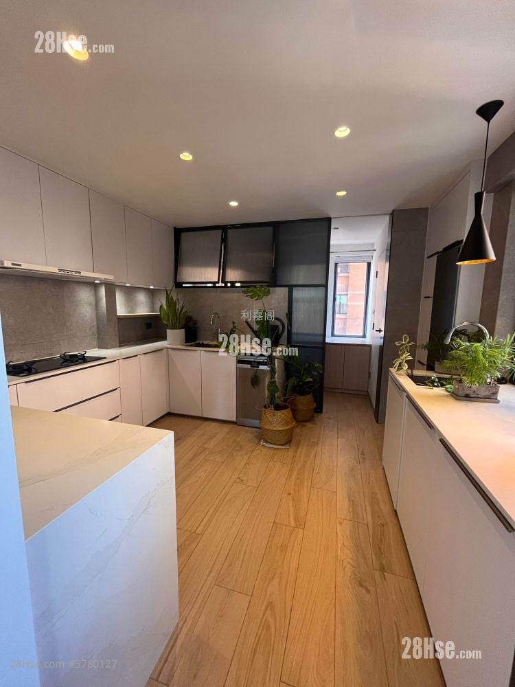 Wylie Court Sell 3 Bedrooms , 2 Bathrooms 1,383 ft²