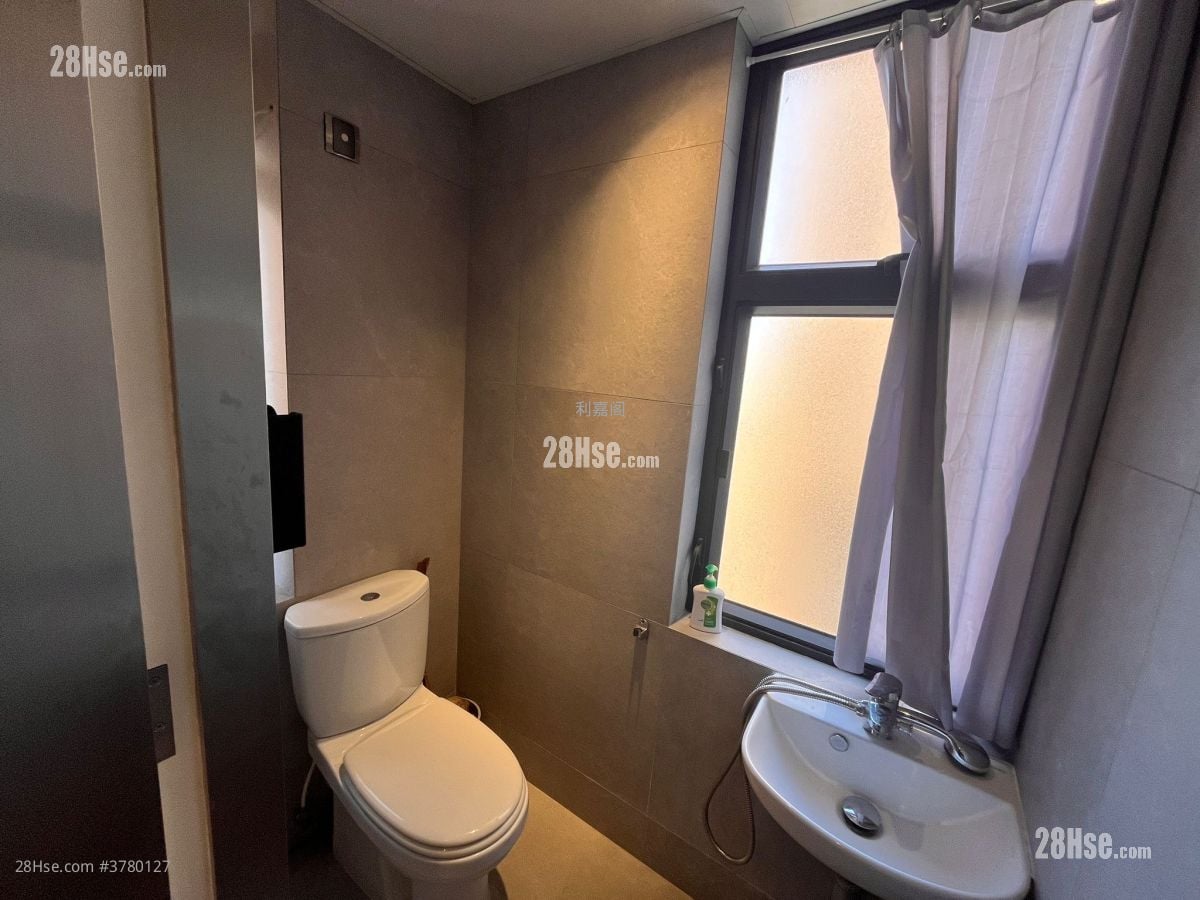 Wylie Court Sell 3 Bedrooms , 2 Bathrooms 1,383 ft²