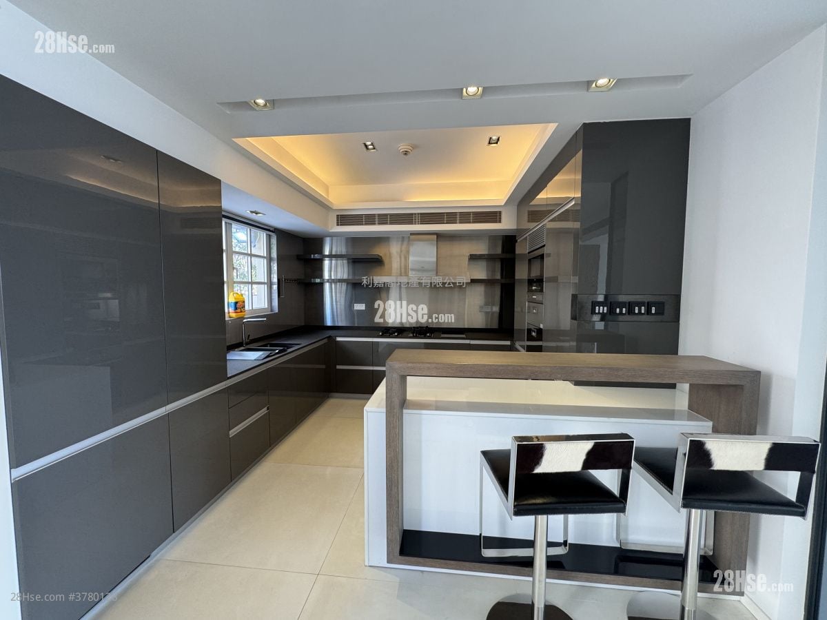 比华利山别墅 售盘 5+ 房 3,130 平方尺