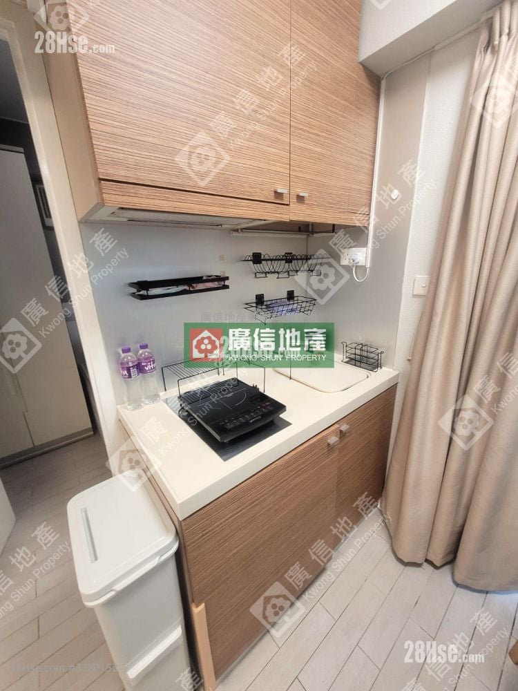 The Platinum Sell 2 Bedrooms , 1 Bathroom 279 ft²