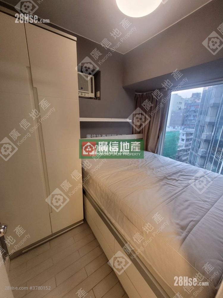 The Platinum Sell 2 Bedrooms , 1 Bathroom 279 ft²