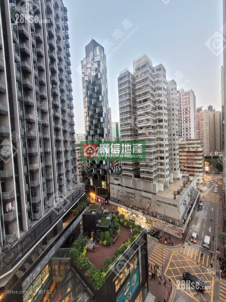 The Platinum Sell 2 Bedrooms , 1 Bathroom 279 ft²