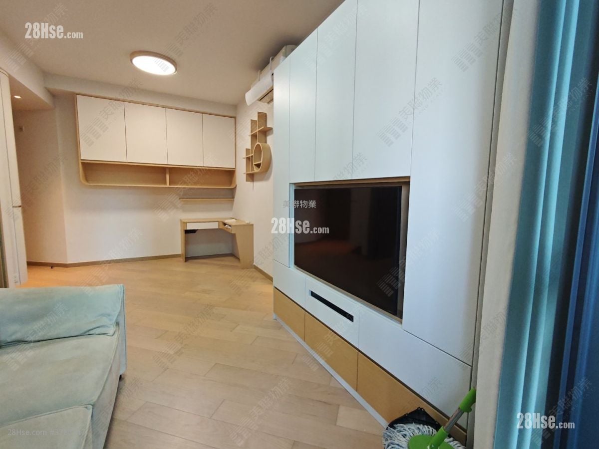 The Southside Sell 2 Bedrooms , 2 Bathrooms 581 ft²