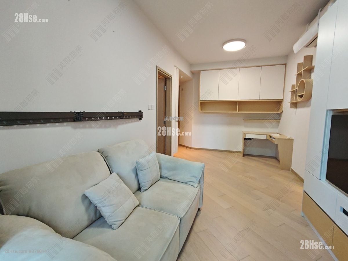 The Southside Sell 2 Bedrooms , 2 Bathrooms 581 ft²