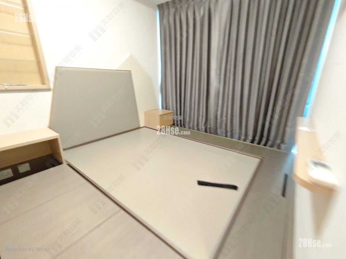 The Southside Sell 2 Bedrooms , 2 Bathrooms 581 ft²