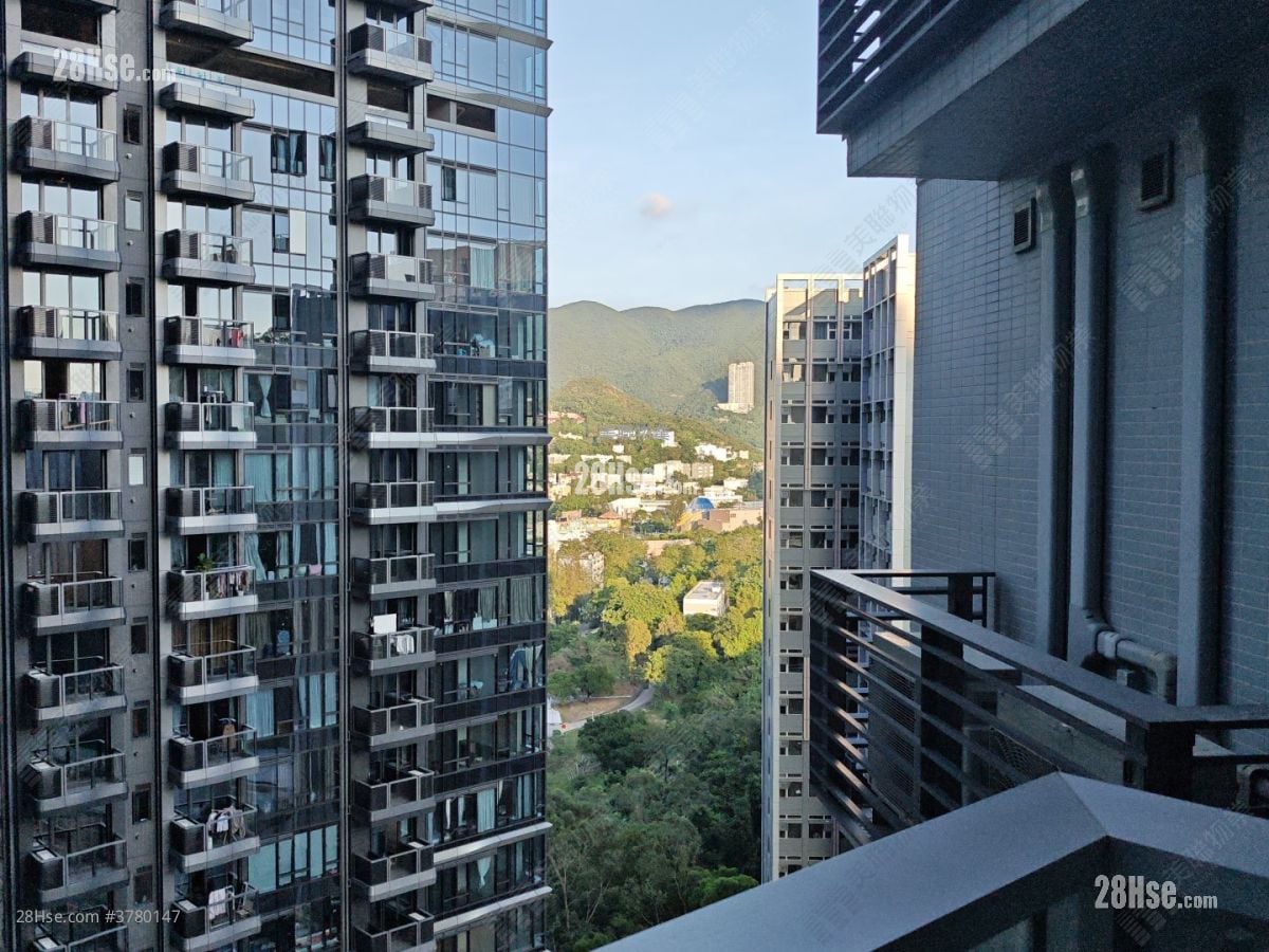 The Southside Sell 2 Bedrooms , 2 Bathrooms 581 ft²