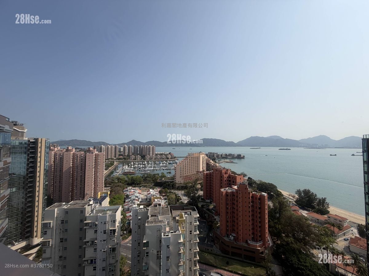 Gold Coast Bay Rental 2 Bedrooms , 1 Bathroom 439 ft²