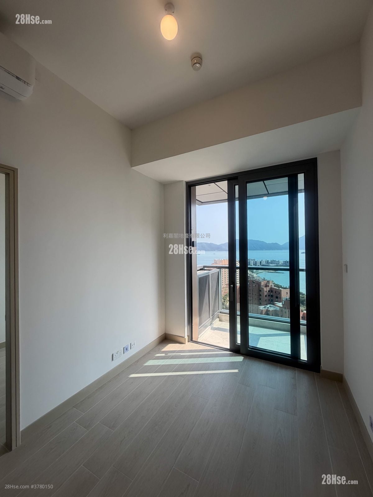 Gold Coast Bay Rental 2 Bedrooms , 1 Bathroom 439 ft²