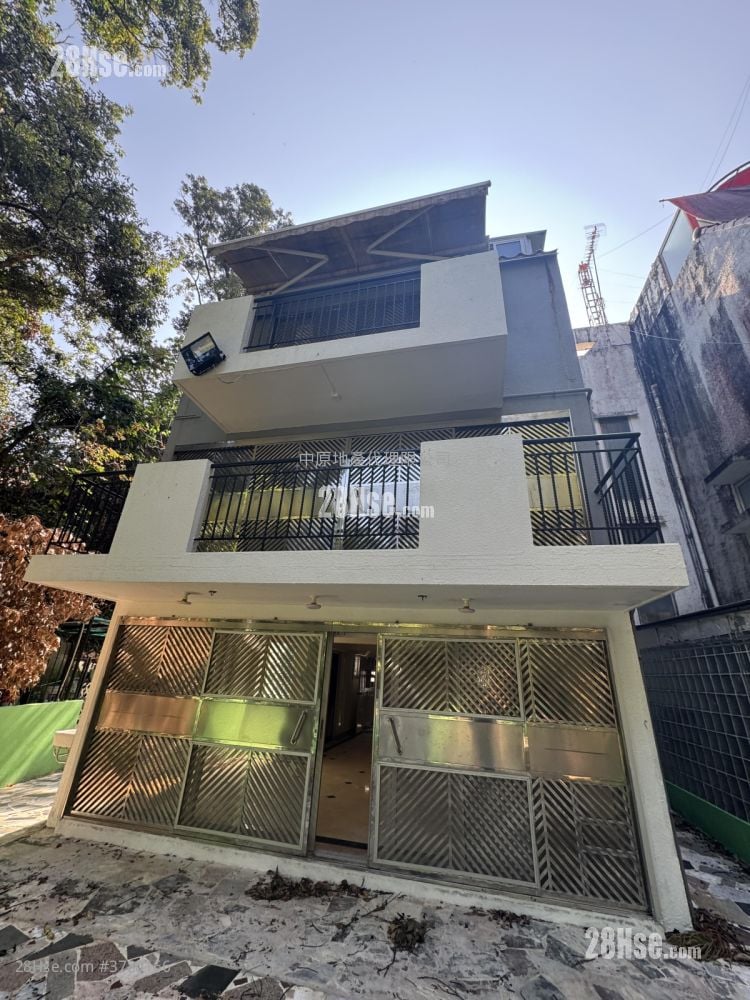 Monte Villa Sell 4 Bedrooms 2,100 ft²