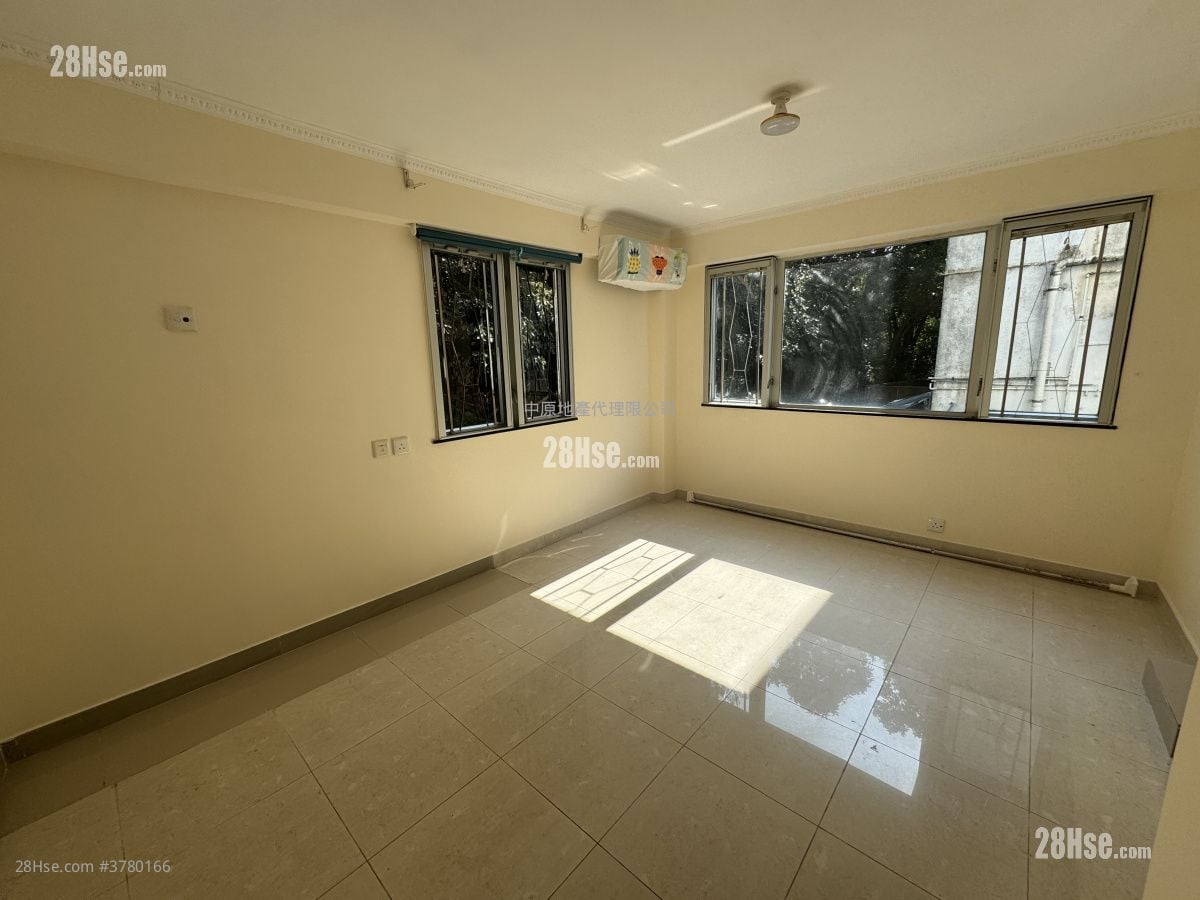 Monte Villa Sell 4 Bedrooms 2,100 ft²