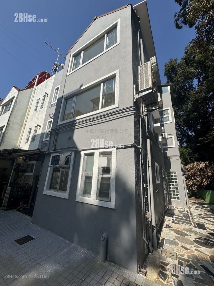 Monte Villa Sell 4 Bedrooms 2,100 ft²