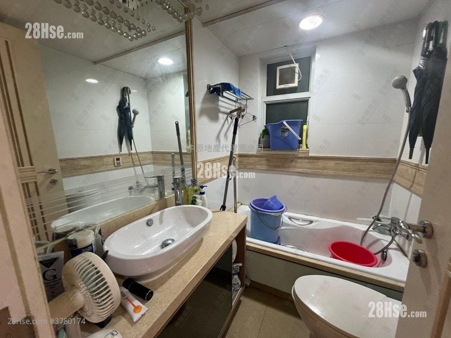 Central Park Towers Sell 3 Bedrooms , 2 Bathrooms 667 ft²