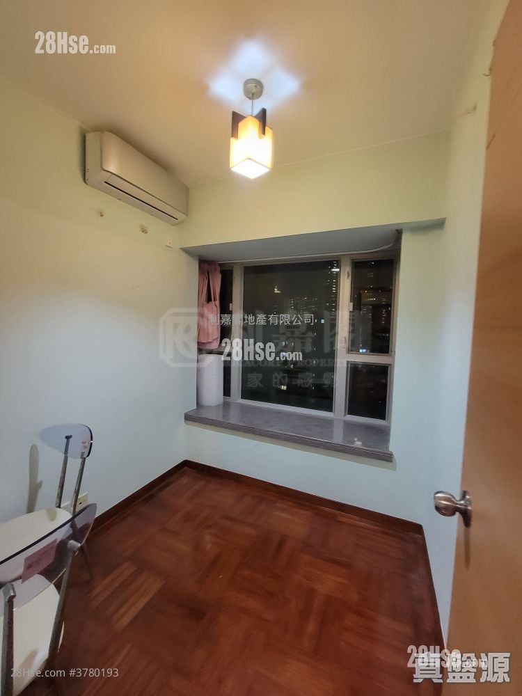 港湾豪庭 售盘 2 房 347 平方尺