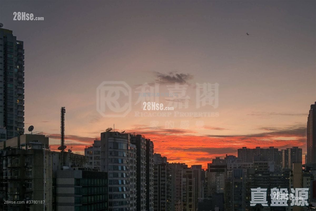 Sunfield Court Sell 3 Bedrooms 652 ft²