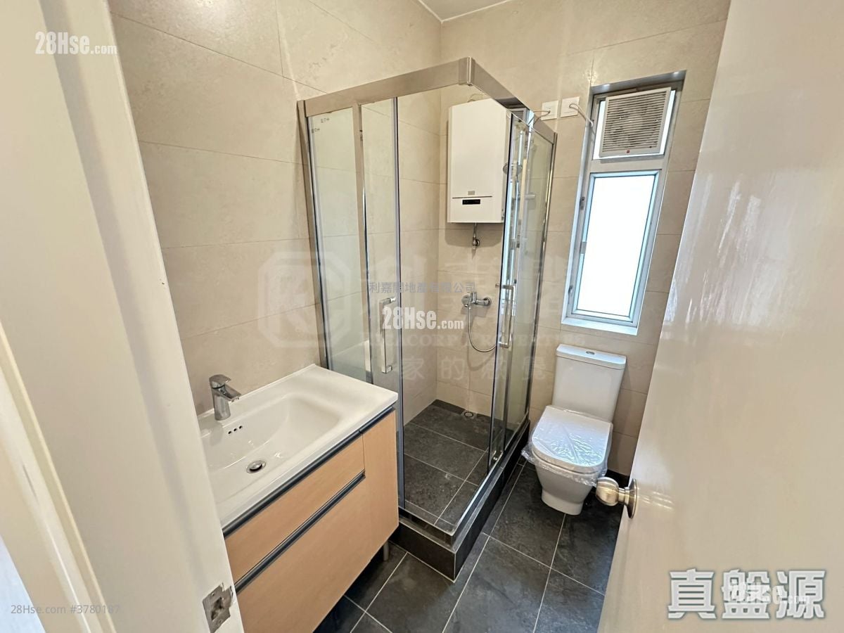 Sunfield Court Sell 3 Bedrooms 652 ft²