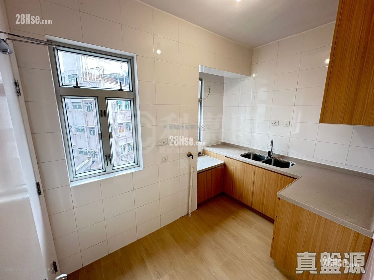 Sunfield Court Sell 3 Bedrooms 652 ft²