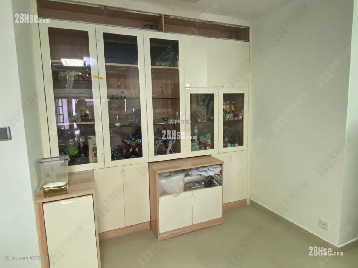 Riviera Gardens Sell 3 Bedrooms 497 ft²