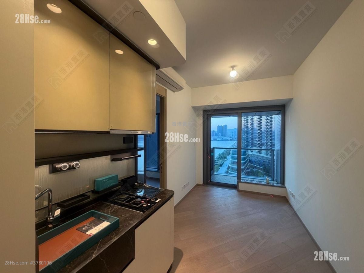 Victoria Voyage Rental 1 Bedroom , 1 Bathroom 319 ft²