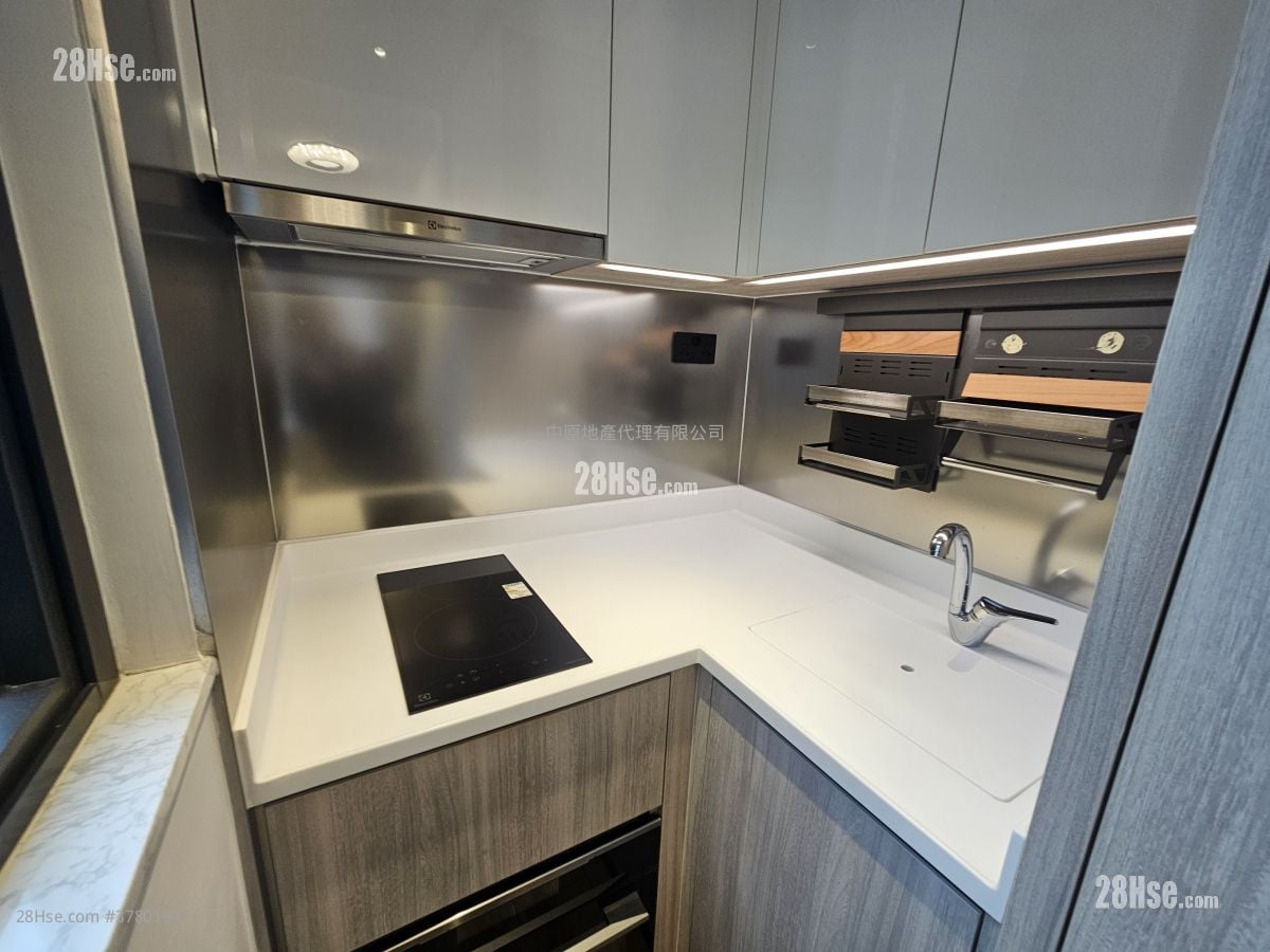 Bright Moon Rental 1 Bedroom , 1 Bathroom 337 ft²